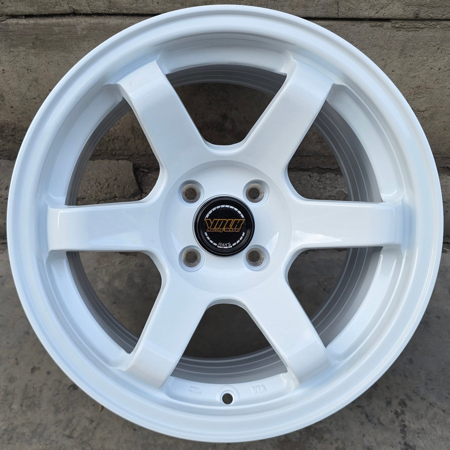 SET DE 4 LLANTAS VOLK TE37 *. Aro 15 - 4x100. Color Blanco. (D093)