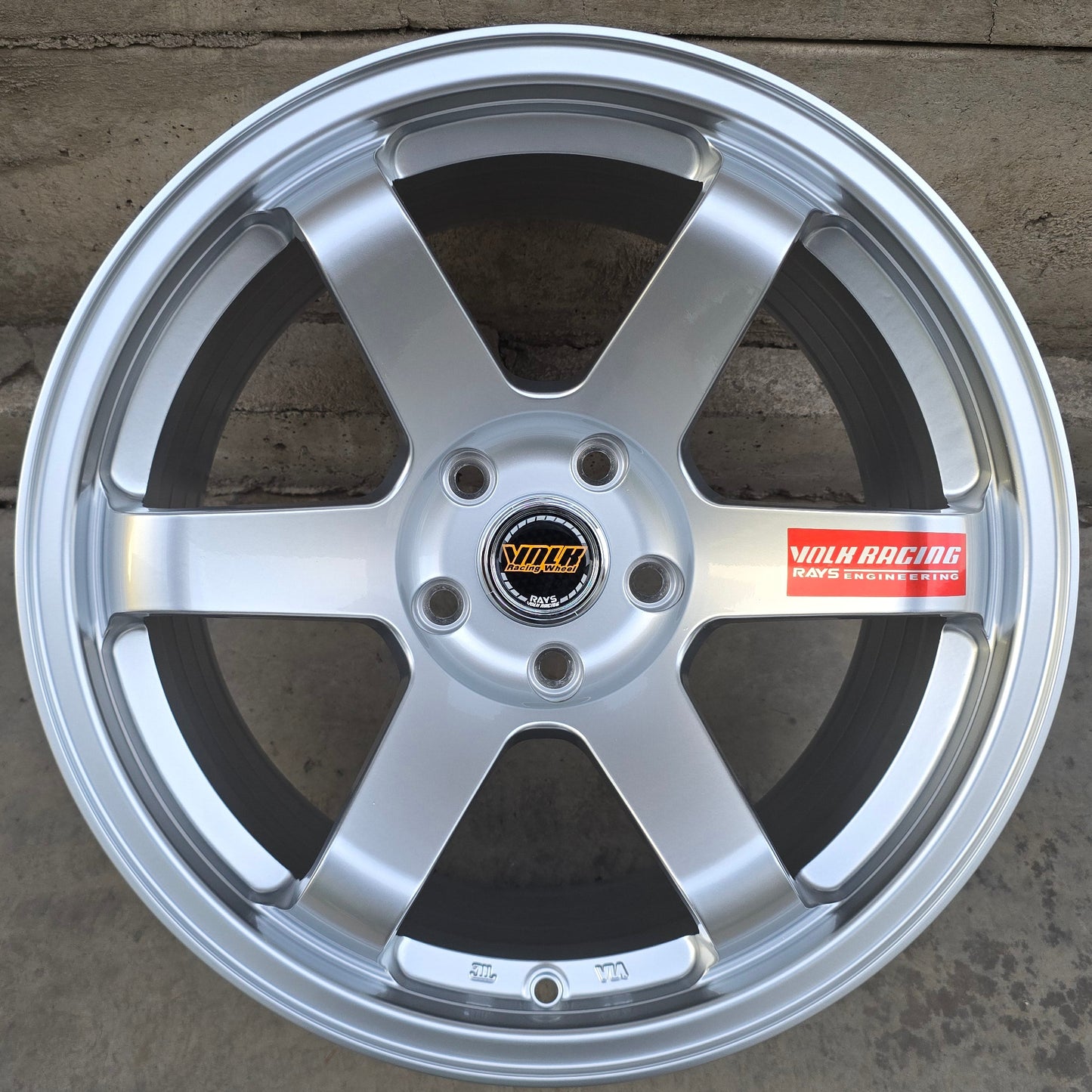 SET DE 4 LLANTAS VOLK TE37 RACING *. Aro 17 - 5x114. Color Plateado. (6003)