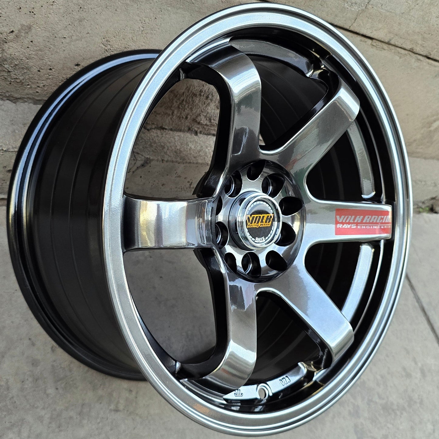 SET DE 4  LLANTAS VOLK TE37 RACING *. Aro 16 - 5x100, 5x114. Doble Apernadura. Color Grafito Metalizado. (6003)