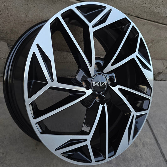 SET DE 4 LLANTAS KIA. Aro 17 - 4x100. Color Cromado Fondo Negro (426)