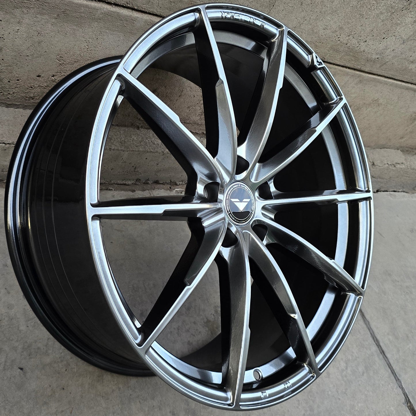 SET DE 4 LLANTAS Color Grafito Metalizado. Aro 20 - 5x114. (FF109)