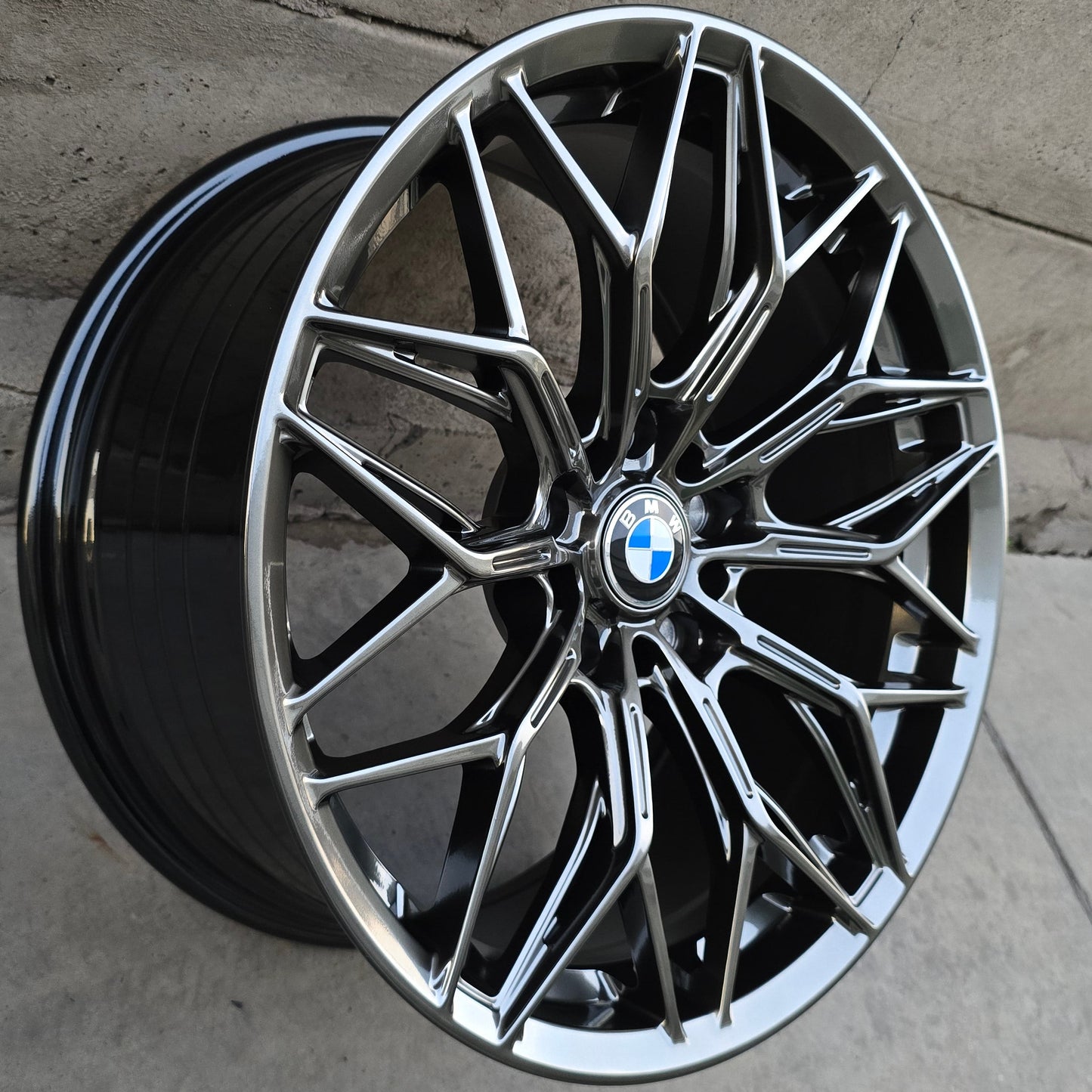 SET DE 4 LLANTAS BMW *. Aro 18 - 5x120. Color Grafito Metalizado. (FF106)