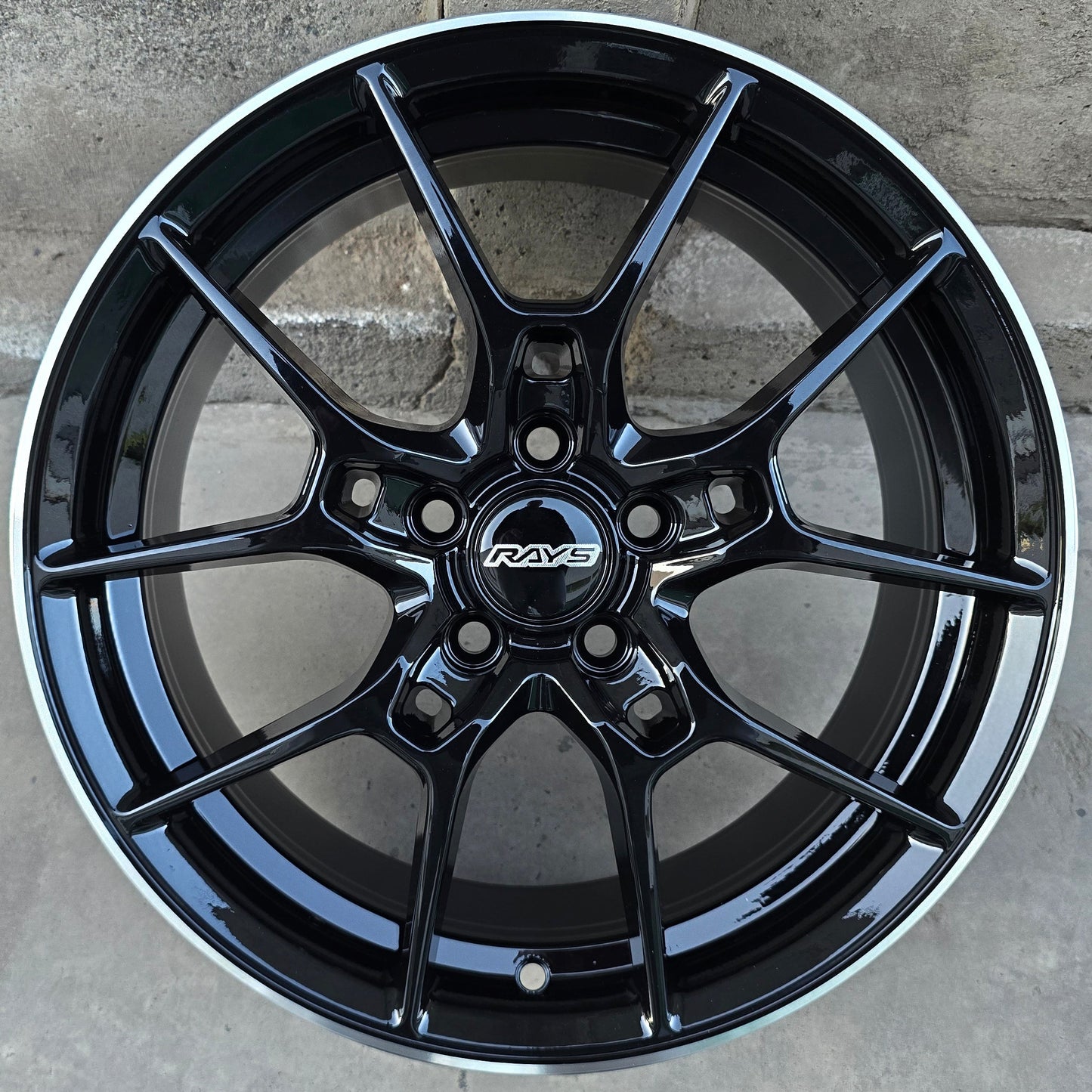 SET DE 4 LLANTAS RAYS Color Negro. Aro 16 - 5x100. Color Negro Mate. (G025)