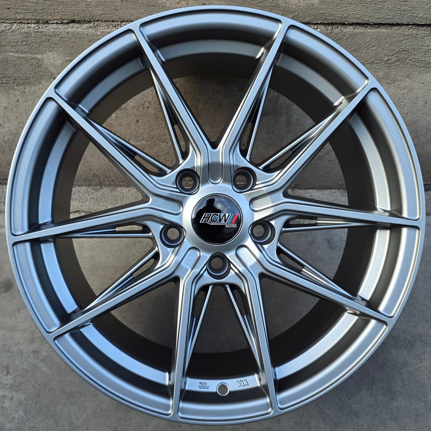 SET DE 4 LLANTAS COLOR Grafito HCW *. Aro 17- 5x108 (INUGAMI)