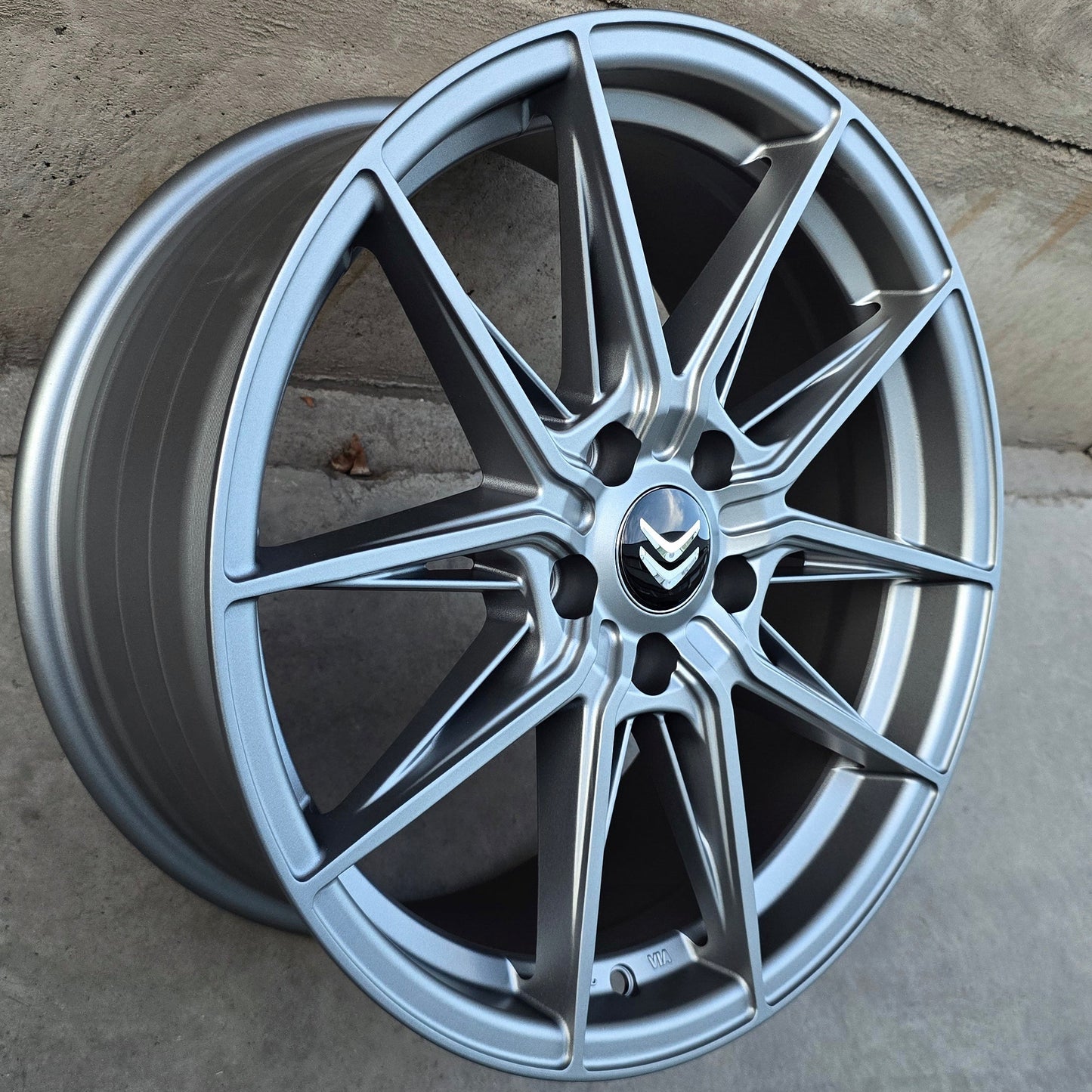 SET DE 4 LLANTAS CITROEN *. COLOR Grafito. Aro 17- 5x108 (INUGAMI)