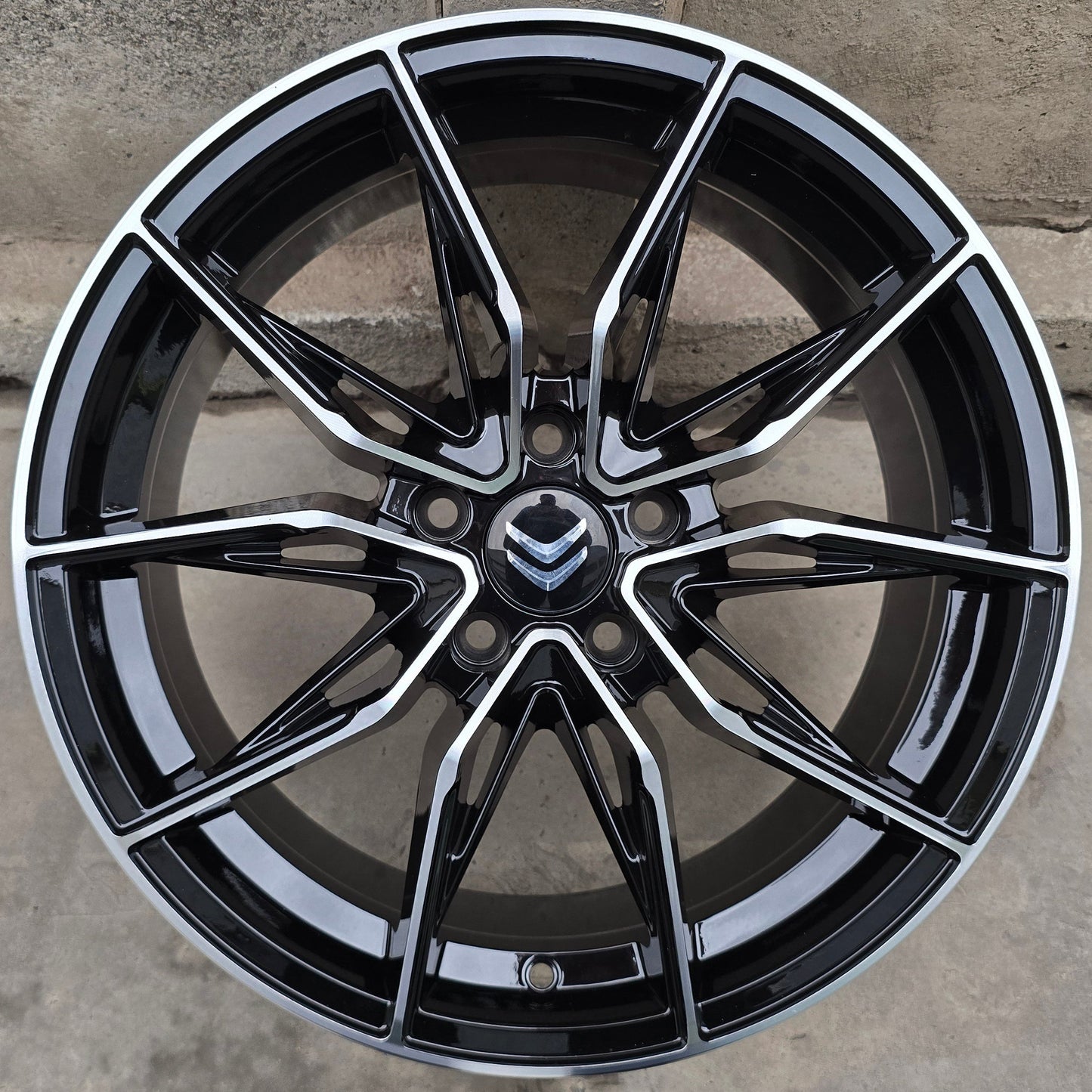 SET DE 4 LLANTAS CITROEN *. Aro 17 - 5x108. Color Cromado Fondo Negro. (KF18)