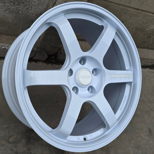 SET DE 4 LLANTAS VOLK TE37. Aro 18 - 5x114. Color Blanco .(RGW032FF)