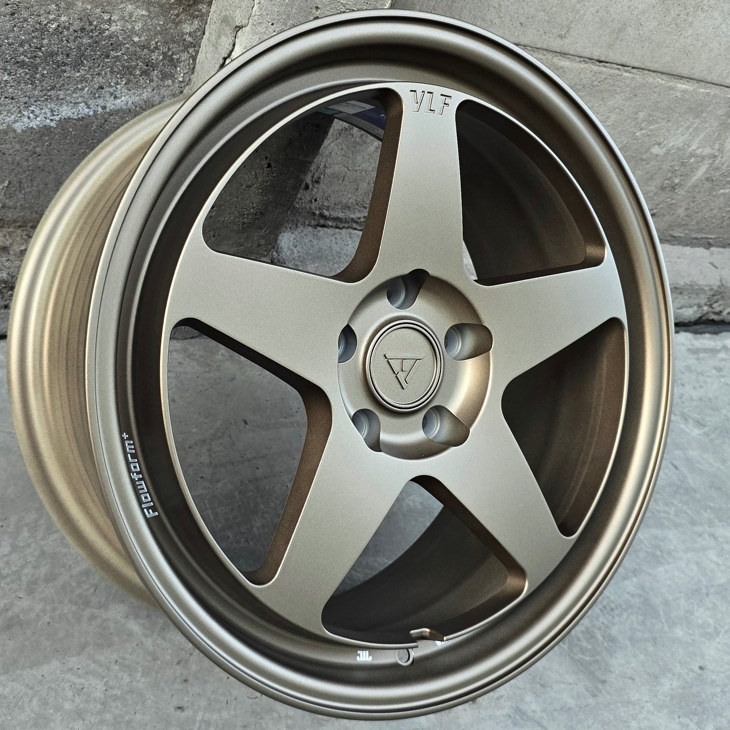 SET DE 4 LLANTAS COLOR Bronce. Aro 18- 5x114 (VLF-S02)