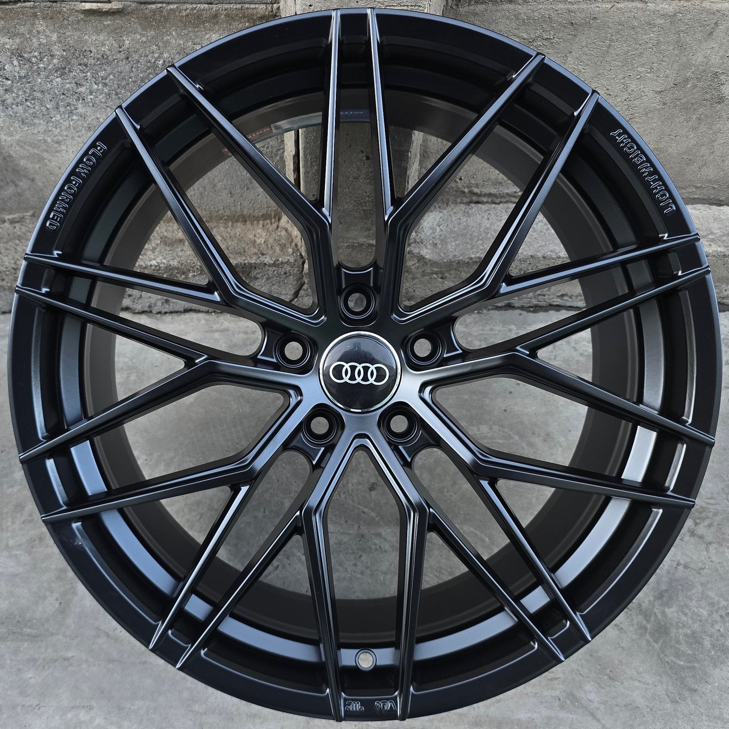 SET DE 4 LLANTAS AUDI * COLOR Negro. Aro 19 - 5x112. (VLF06)