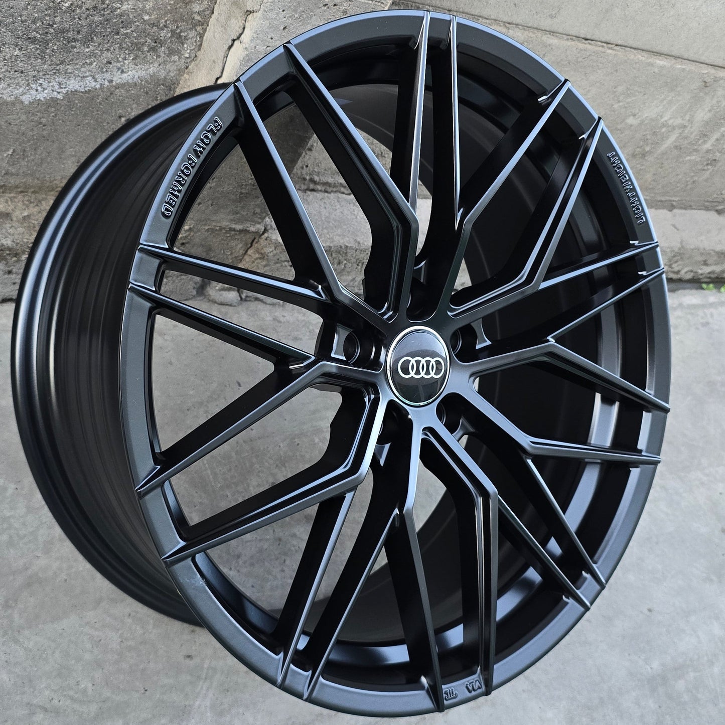 SET DE 4 LLANTAS AUDI * COLOR Negro. Aro 19 - 5x112. (VLF06)
