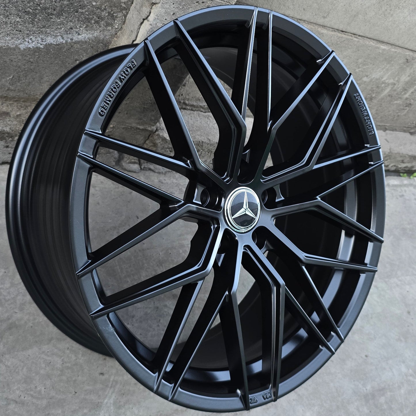 SET DE 4 LLANTAS MERCEDES * COLOR Negro. Aro 19 - 5x112. (VLF06)