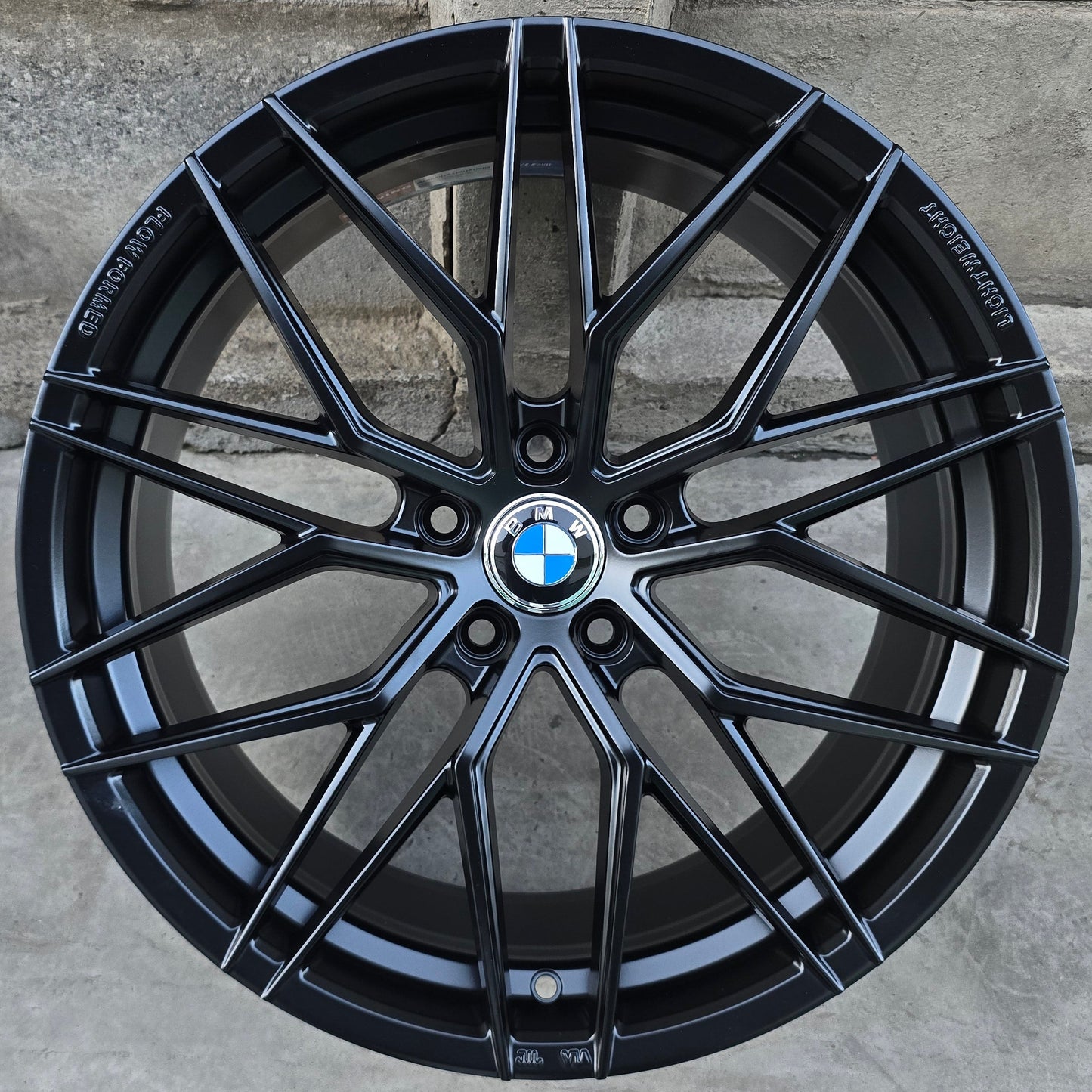 SET DE 4 LLANTAS BMW * COLOR Negro. Aro 19 - 5x112. (VLF06)