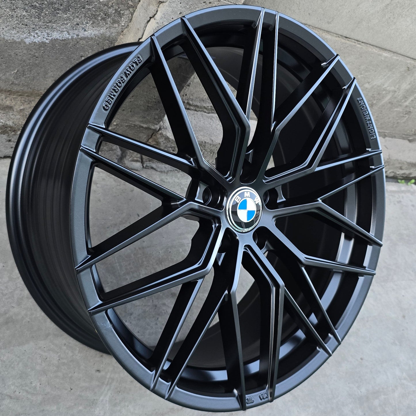 SET DE 4 LLANTAS BMW * COLOR Negro. Aro 19 - 5x112. (VLF06)