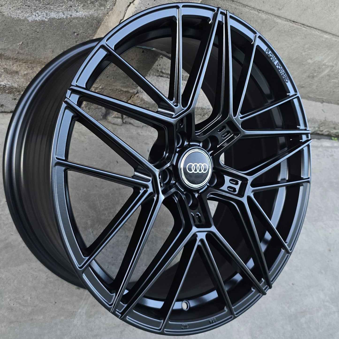 SET DE 4 LLANTAS AUDI * COLOR Negro. Aro 19 - 5x112. (VLF35)