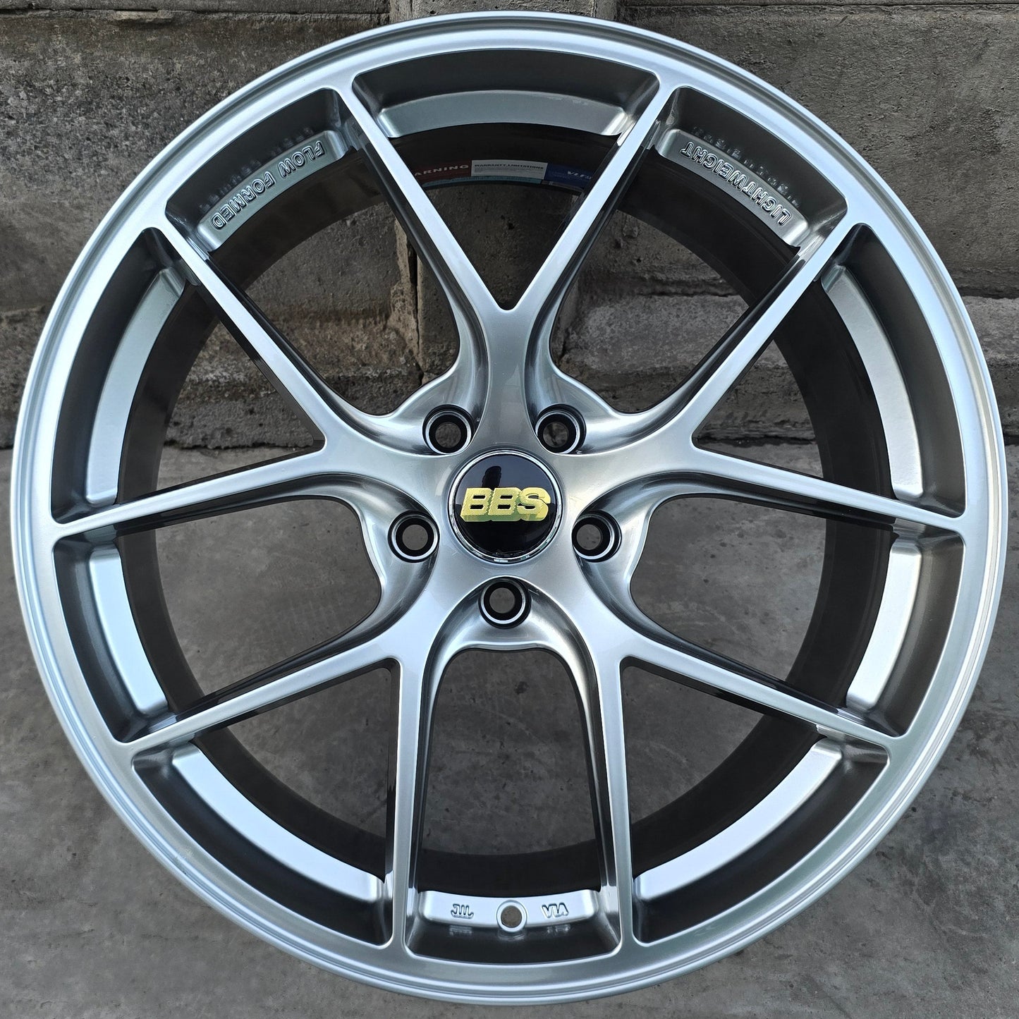 SET DE 4 LLANTAS BBS FIR *. COLOR Grafito Metalizado. Aro 19 - 5x108 (VLF10)
