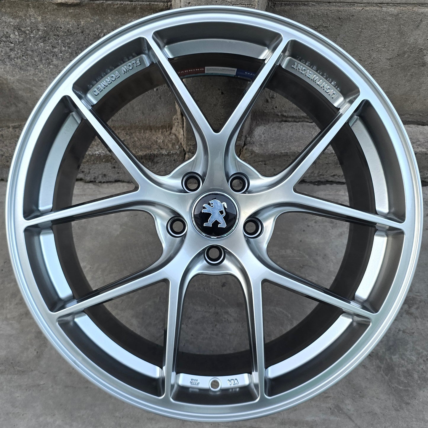 SET DE 4 LLANTAS PEUGEOT *. COLOR Grafito Metalizado. Aro 19 - 5x108 (VLF10)