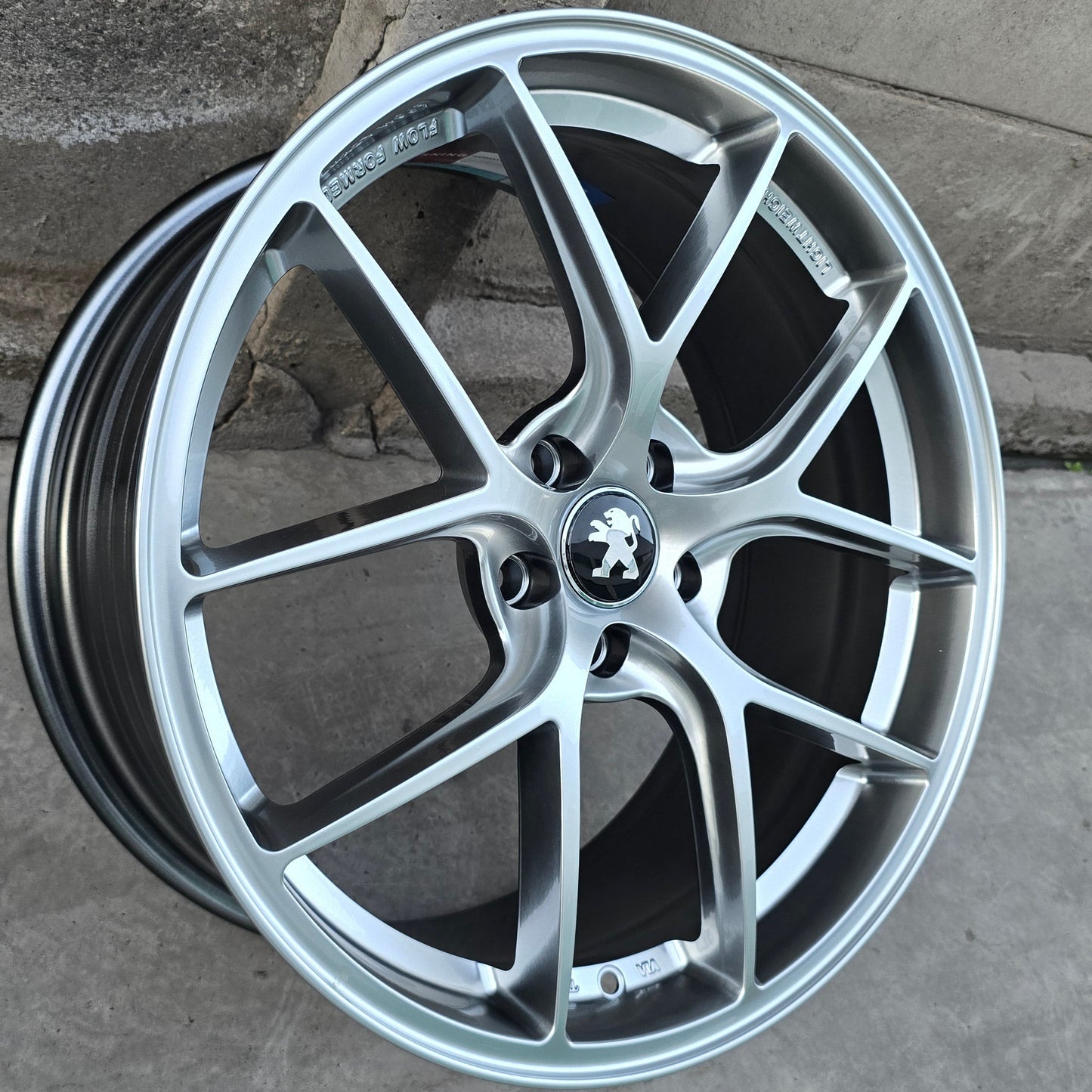 SET DE 4 LLANTAS PEUGEOT *. COLOR Grafito Metalizado. Aro 19 - 5x108 (VLF10)