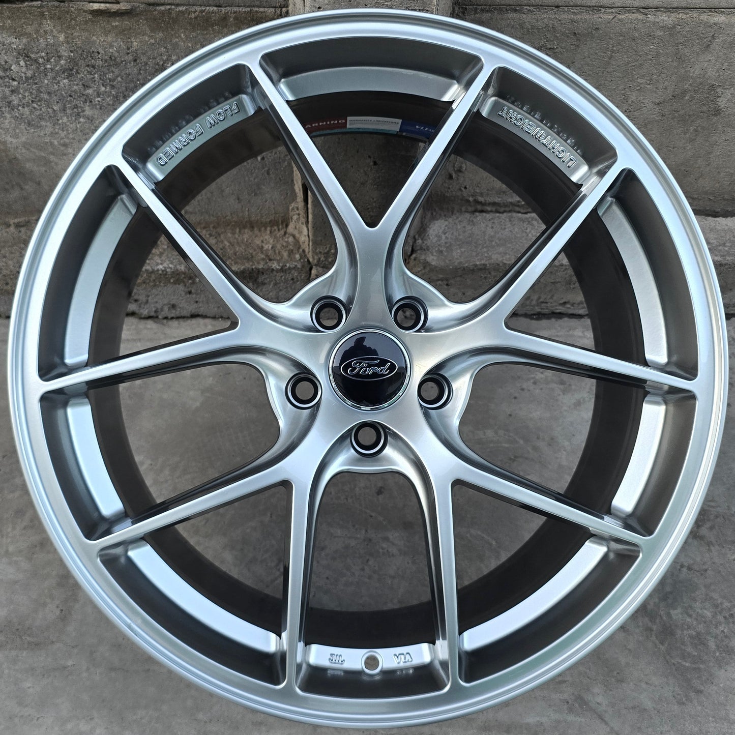 SET DE 4 LLANTAS FORD *. COLOR Grafito Metalizado. Aro 19 - 5x108 (VLF10)