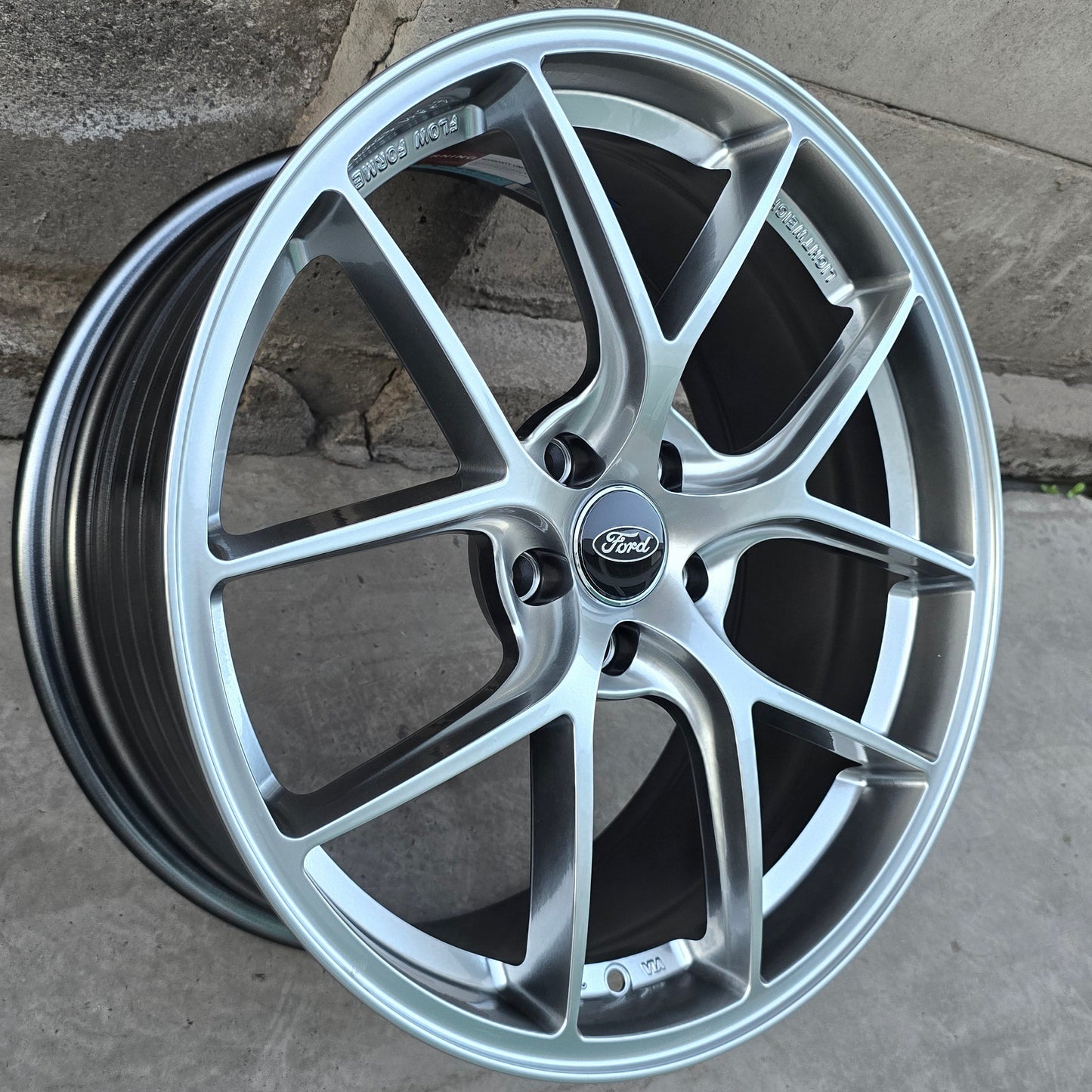 SET DE 4 LLANTAS FORD *. COLOR Grafito Metalizado. Aro 19 - 5x108 (VLF10)