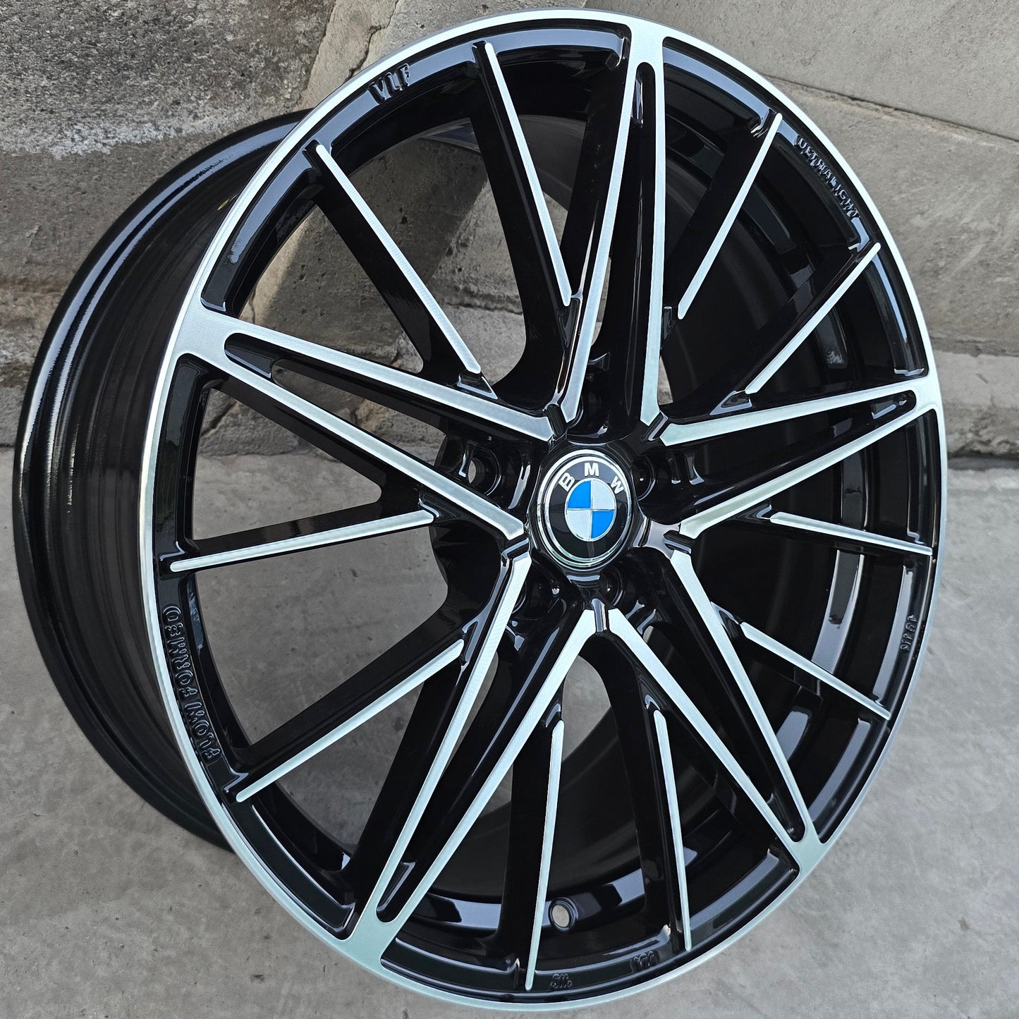 SET DE 4 LLANTAS BMW *. Aro 18 - 5x112. Color Cromado Fondo Negro. (VLF17)