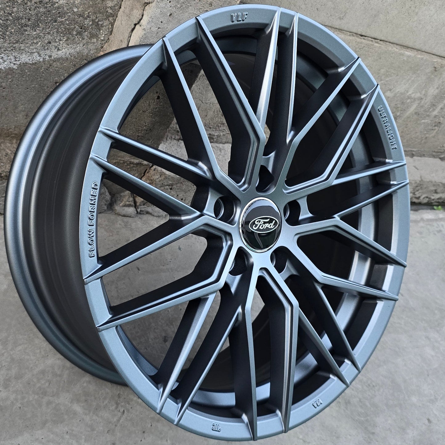 SET DE 4 LLANTAS FORD *. Aro 17- 5x108. COLOR Grafito. (VLF06)