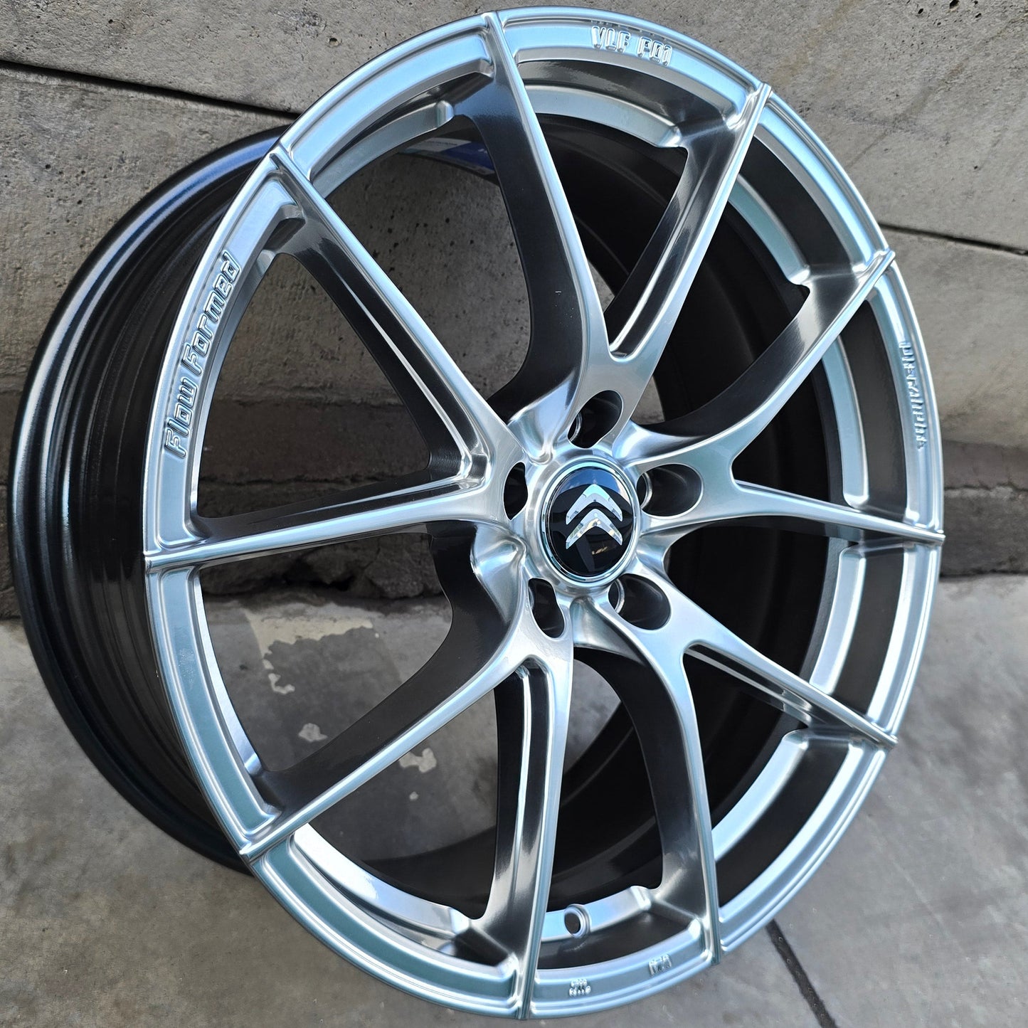 SET DE 4 LLANTAS CITROEN *. COLOR Grafito Metalizado. Aro 18- 5x108 (VLF-P01)