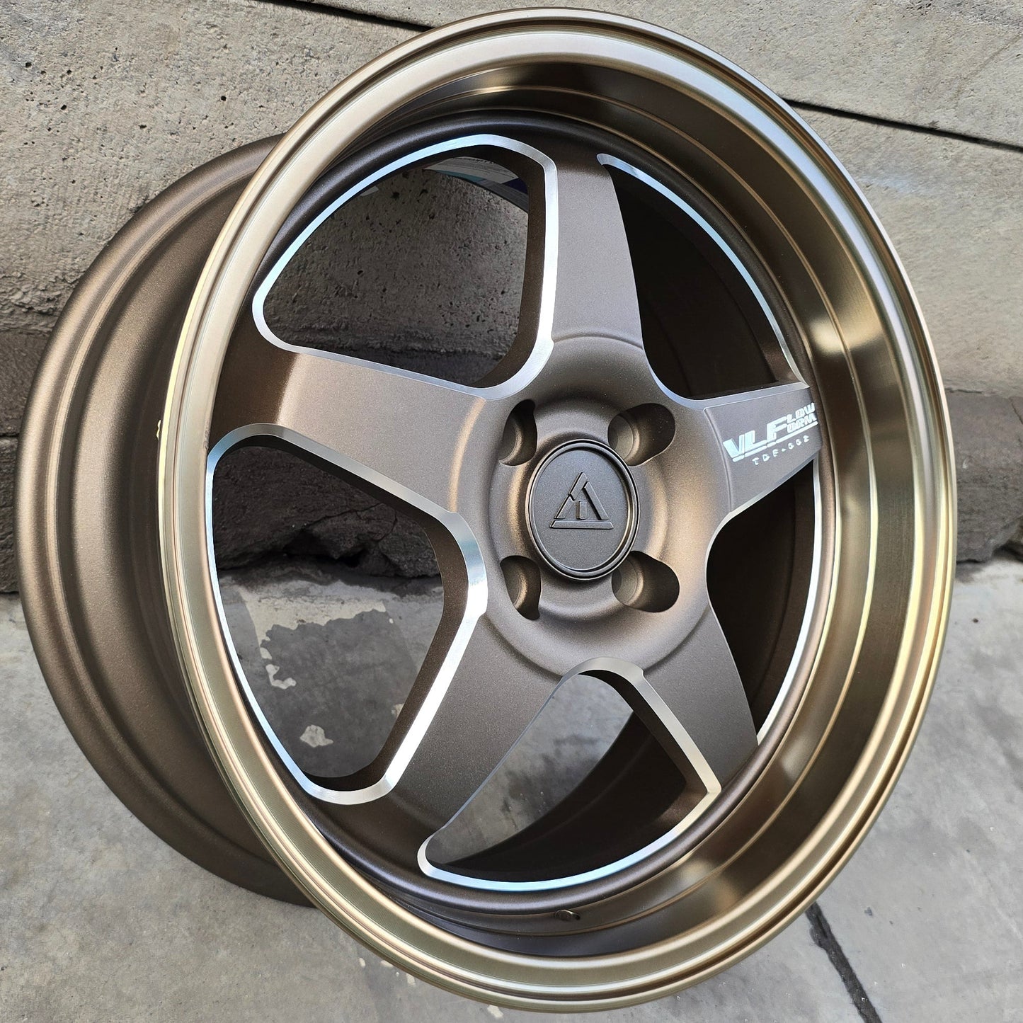 SET DE 4 LLANTAS. Aro 16 - 4x100. Color Bronce. (VLF-W20)