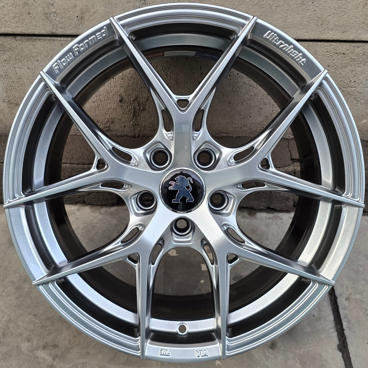 SET DE 4 LLANTAS PEUGEOT *. COLOR Grafito Metalizado. Aro 17- 5x108 (VLF20)