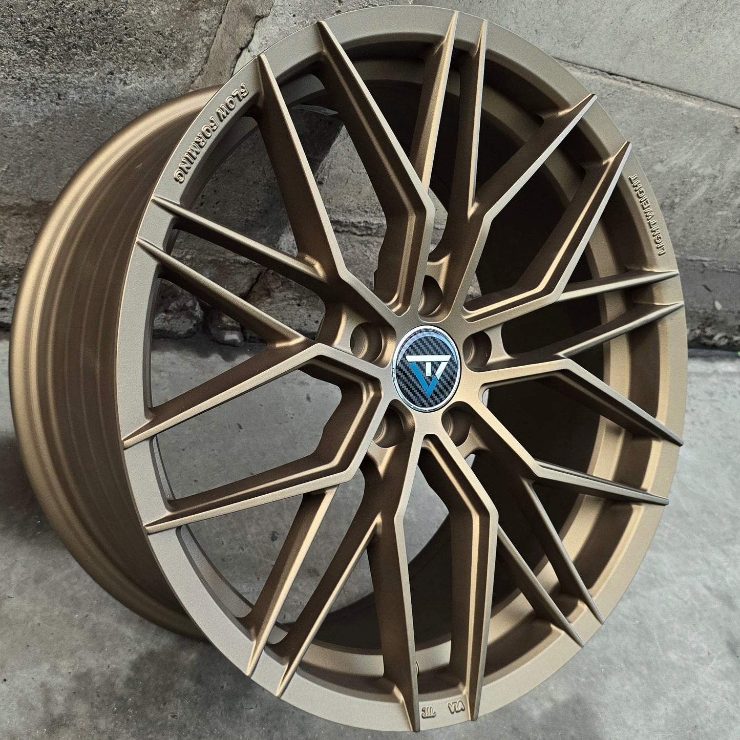 SET DE 4 LLANTAS Color Bronce *. Aro 18 - 5x108. (VLF06)