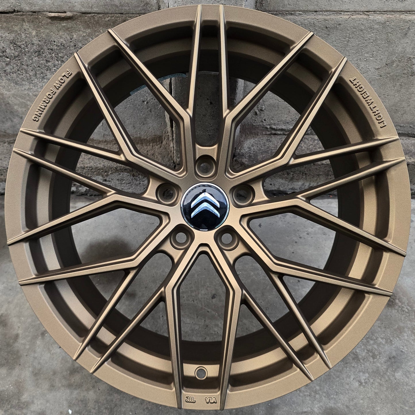 SET DE 4 LLANTAS CITROEN *. Aro 18 - 5x108. Color Bronce. (VLF06)