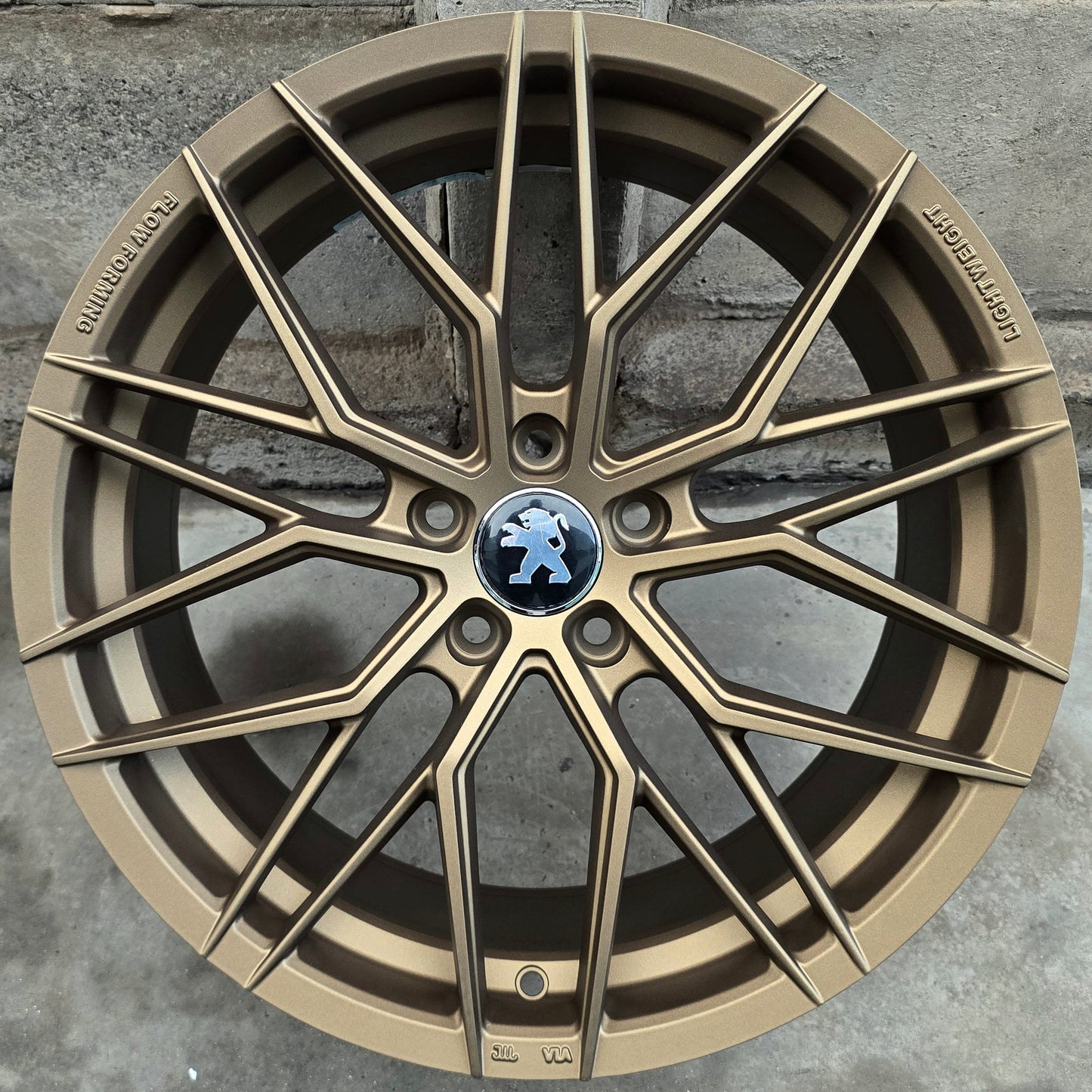SET DE 4 LLANTAS PEUGEOT *. Aro 18 - 5x108. Color Bronce. (VLF06)