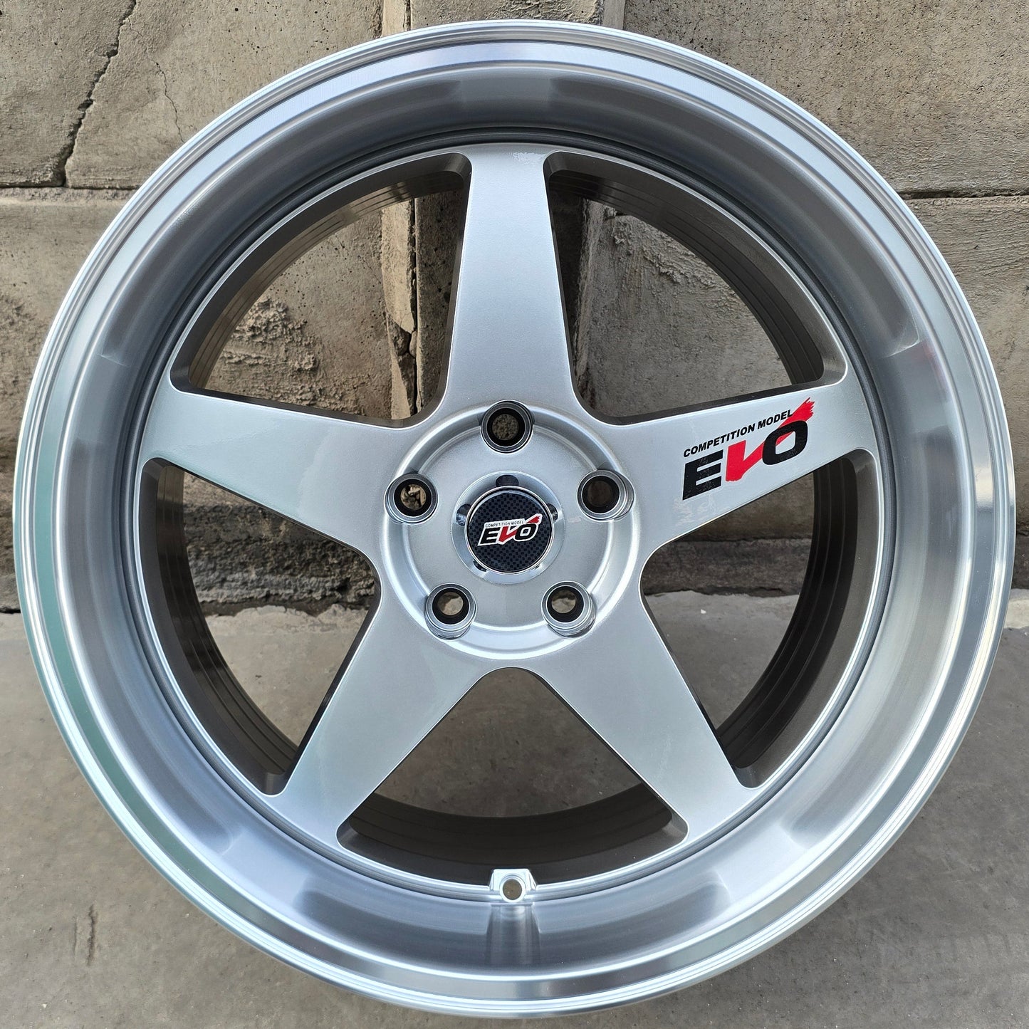 SET DE 4 LLANTAS EVO REGAMASTER. Aro 18 - 5x114. Color Grafito Metalizado. (6008)