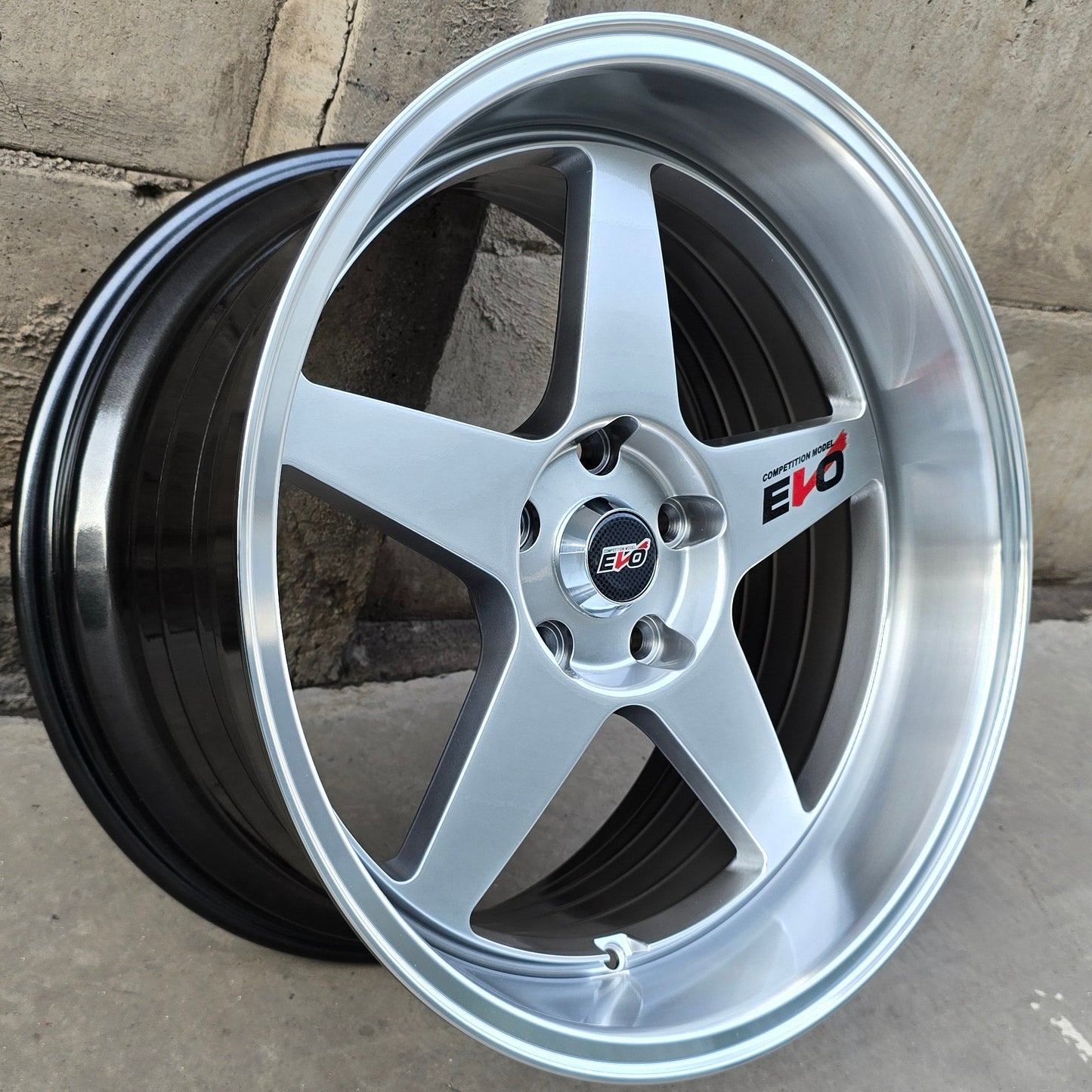 SET DE 4 LLANTAS EVO REGAMASTER. Aro 18 - 5x114. Color Grafito Metalizado. (6008)