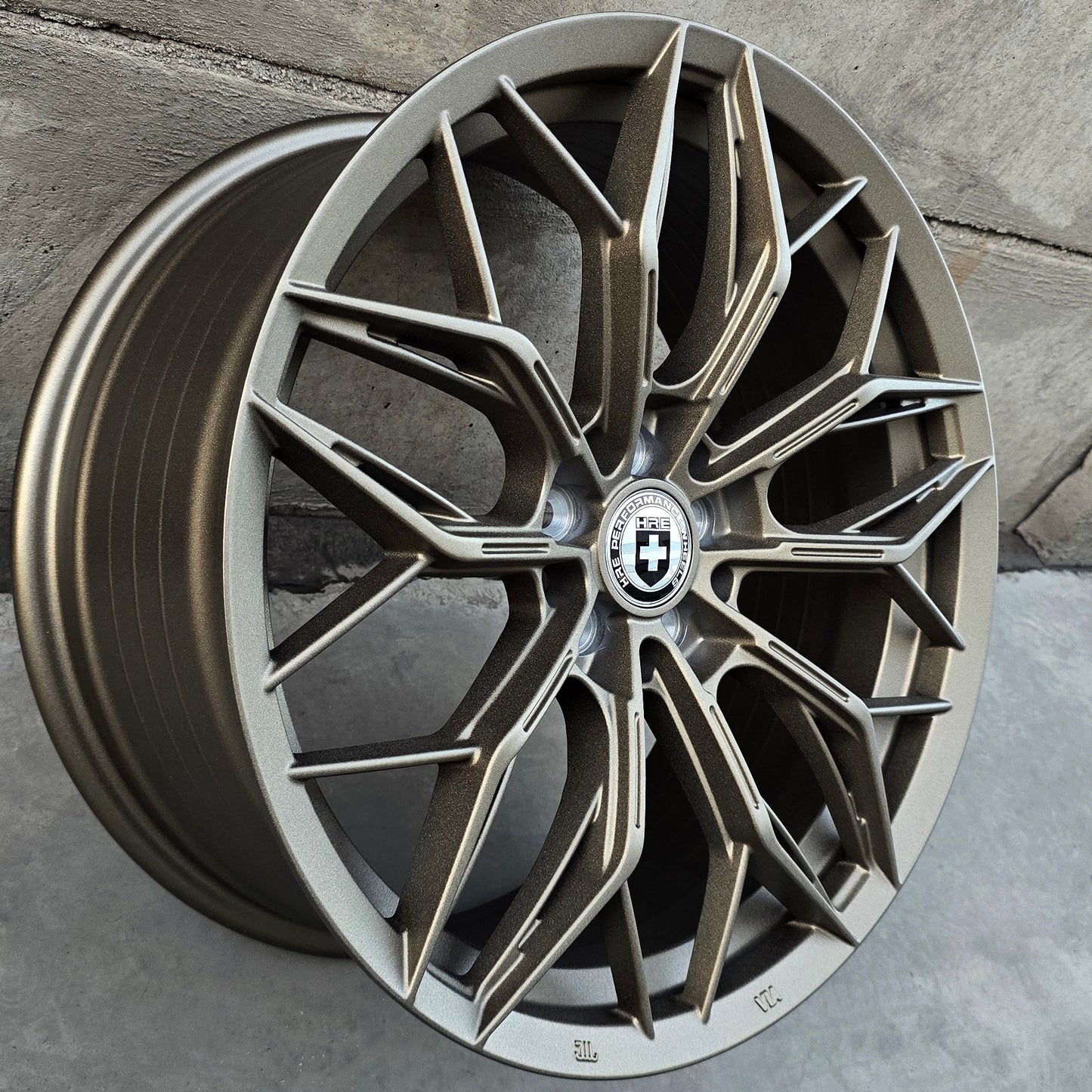 SET DE 4 LLANTAS Color Bronce. Aro 18 - 5x100. (XF209)