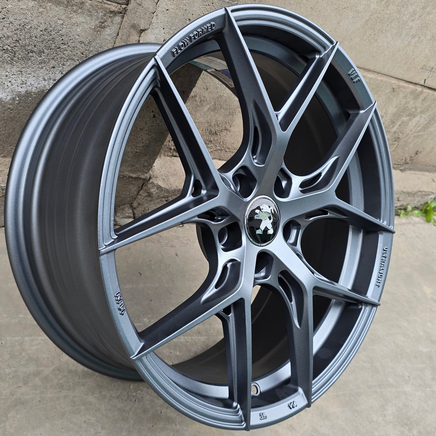 SET DE 4 LLANTAS PEUGEOT *. Aro 18- 5x108. COLOR Grafito. (VLF20)