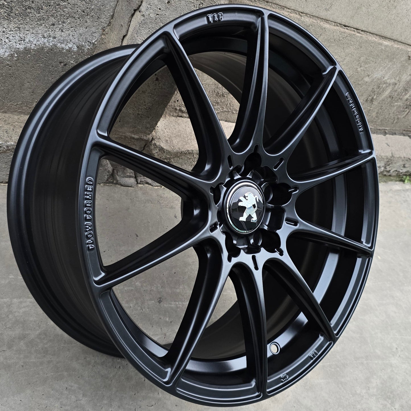 SET DE 4 LLANTAS PEUGEOT * . Color Negro. Aro 17- 5x108 (VLF02)