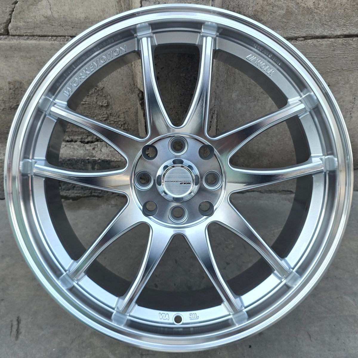 SET DE 4 LLANTAS WORK EMOTION. Aro 17 - 4x100, 4x114. Doble Apernadura. Color Plateado (WTM-W1)