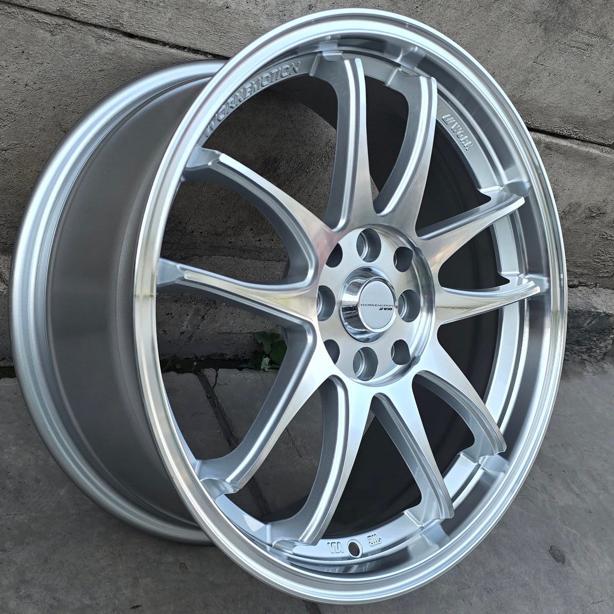 SET DE 4 LLANTAS WORK EMOTION. Aro 17 - 4x100, 4x114. Doble Apernadura. Color Plateado (WTM-W1)