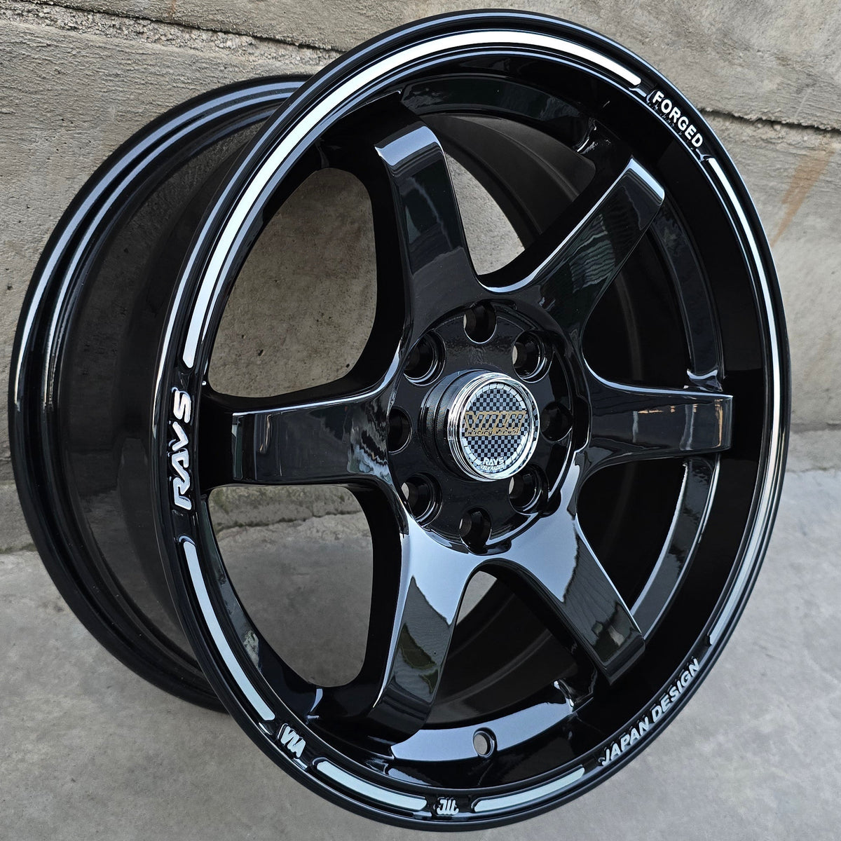 SET DE 4 LLANTAS VOLK TE37. Aro 15 - 4x108, 4x114. Doble Apernadura. Color Negro Brillante. (617)