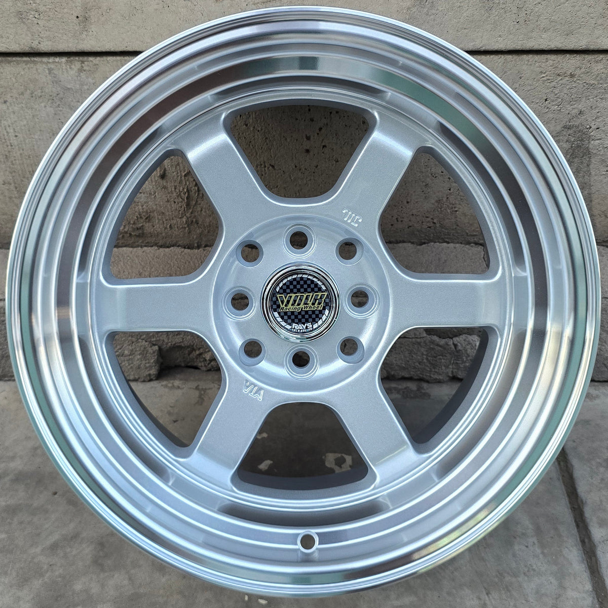 SET DE 4 LLANTAS VOLK TE37. Aro 15 - 4x100, 4x114. Doble Apernadura. Color Plateado. (60223)