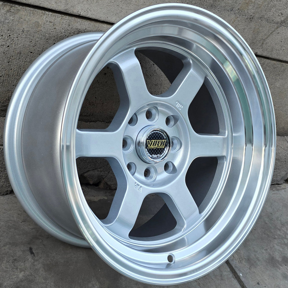SET DE 4 LLANTAS VOLK TE37. Aro 15 - 4x100, 4x114. Doble Apernadura. Color Plateado. (60223)