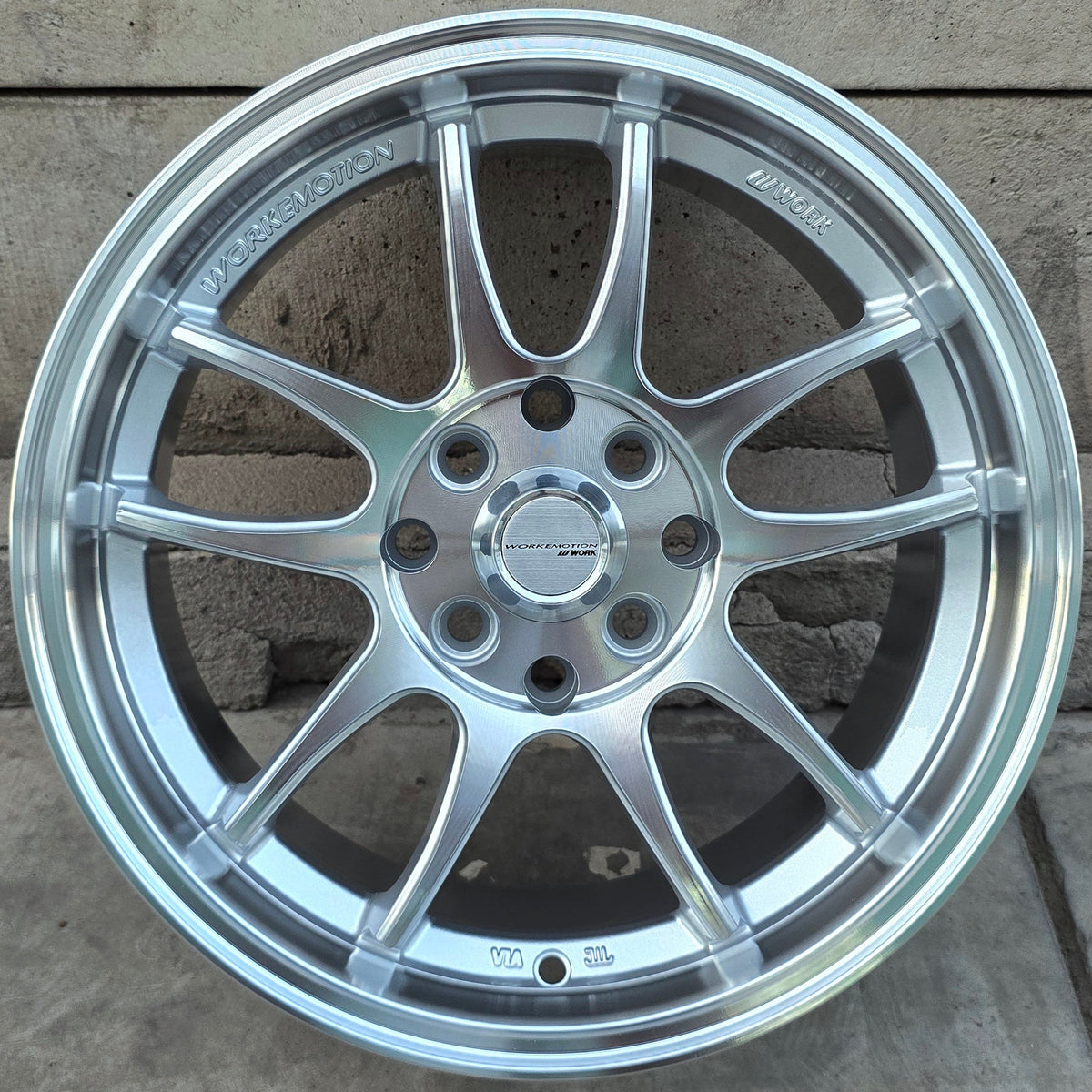 SET DE 4 LLANTAS WORK EMOTION. Aro 15 - 4x100, 4x114. Doble Apernadura. Color Plateado. (WTM-W1)