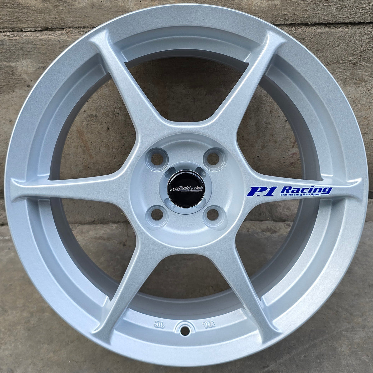 SET DE 4 LLANTAS P1 BUDDY CLUB. Aro 15 - 4x100. Color Plateado. (FF68)