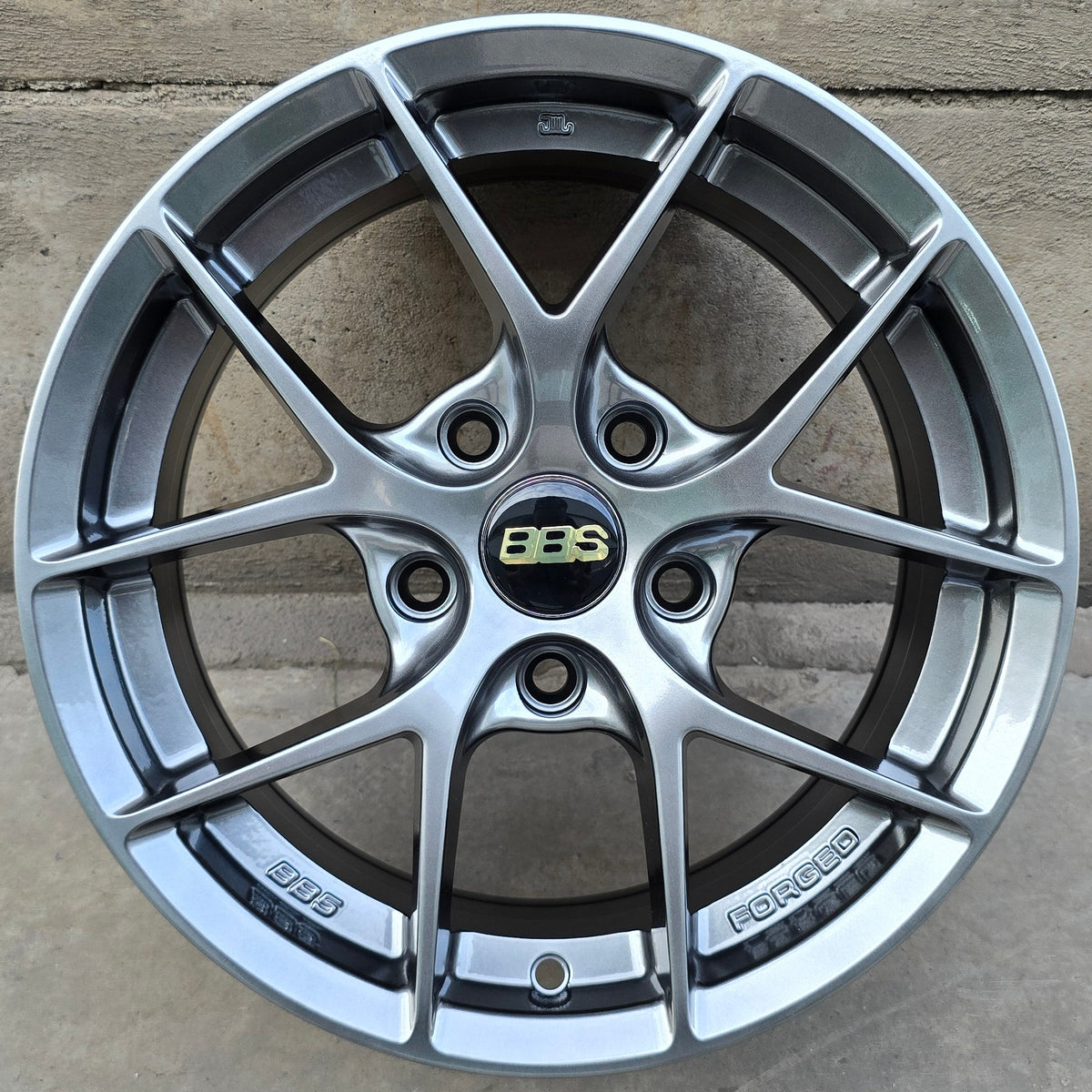 SET DE 4 LLANTAS BBS FIR COLOR Grafito Metalizado. Aro 15- 5x114 (DX221)