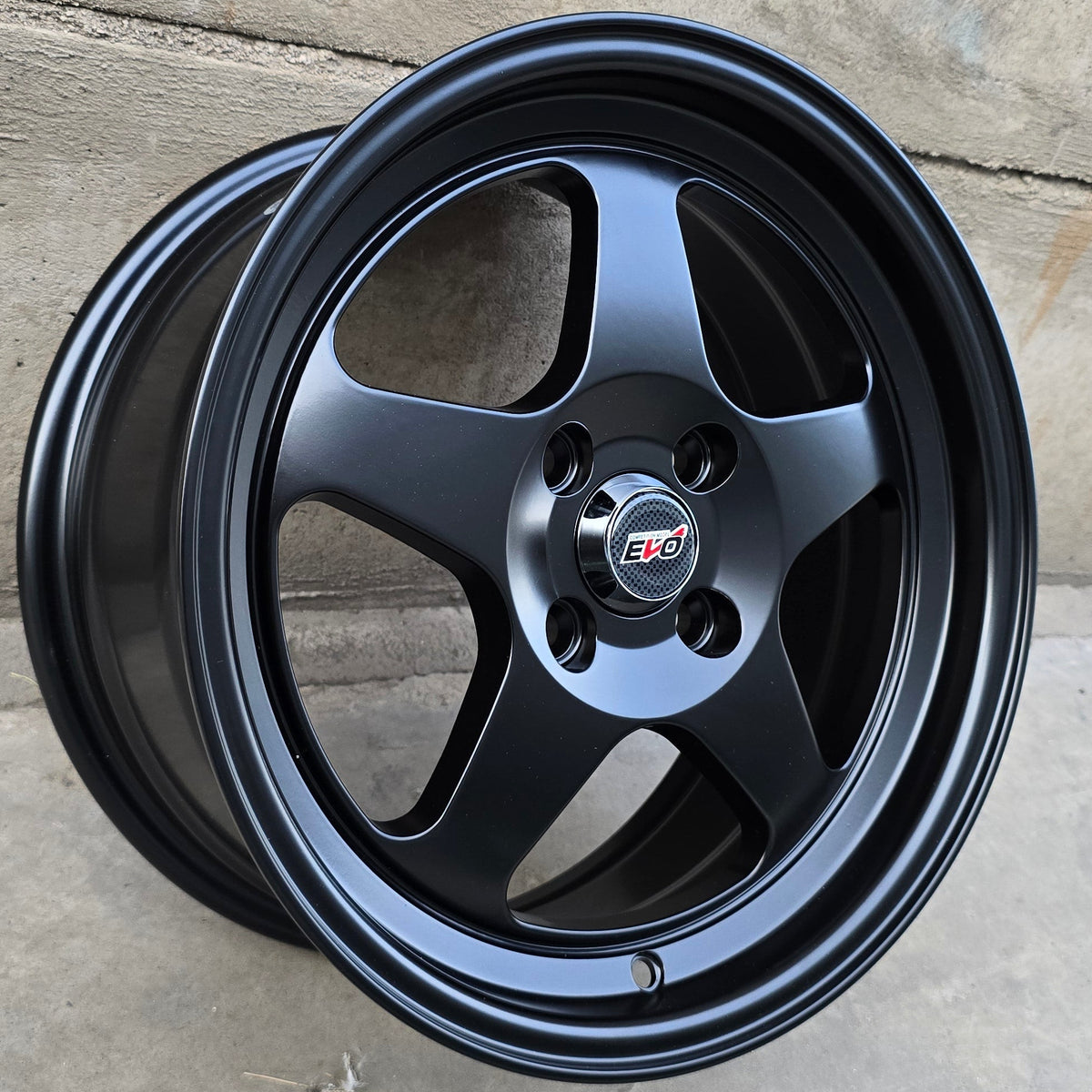 SET DE 4 LLANTAS EVO REGAMASTER. Aro 15 - 4x100. Color Negro. (DX742)