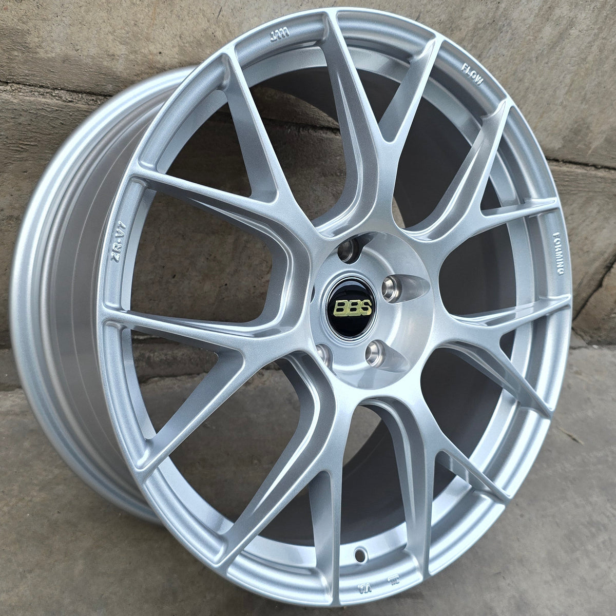 SET DE 4 LLANTAS BBS REV7. Color Plateado. Aro 19 - 5x114. (ZR-V7)