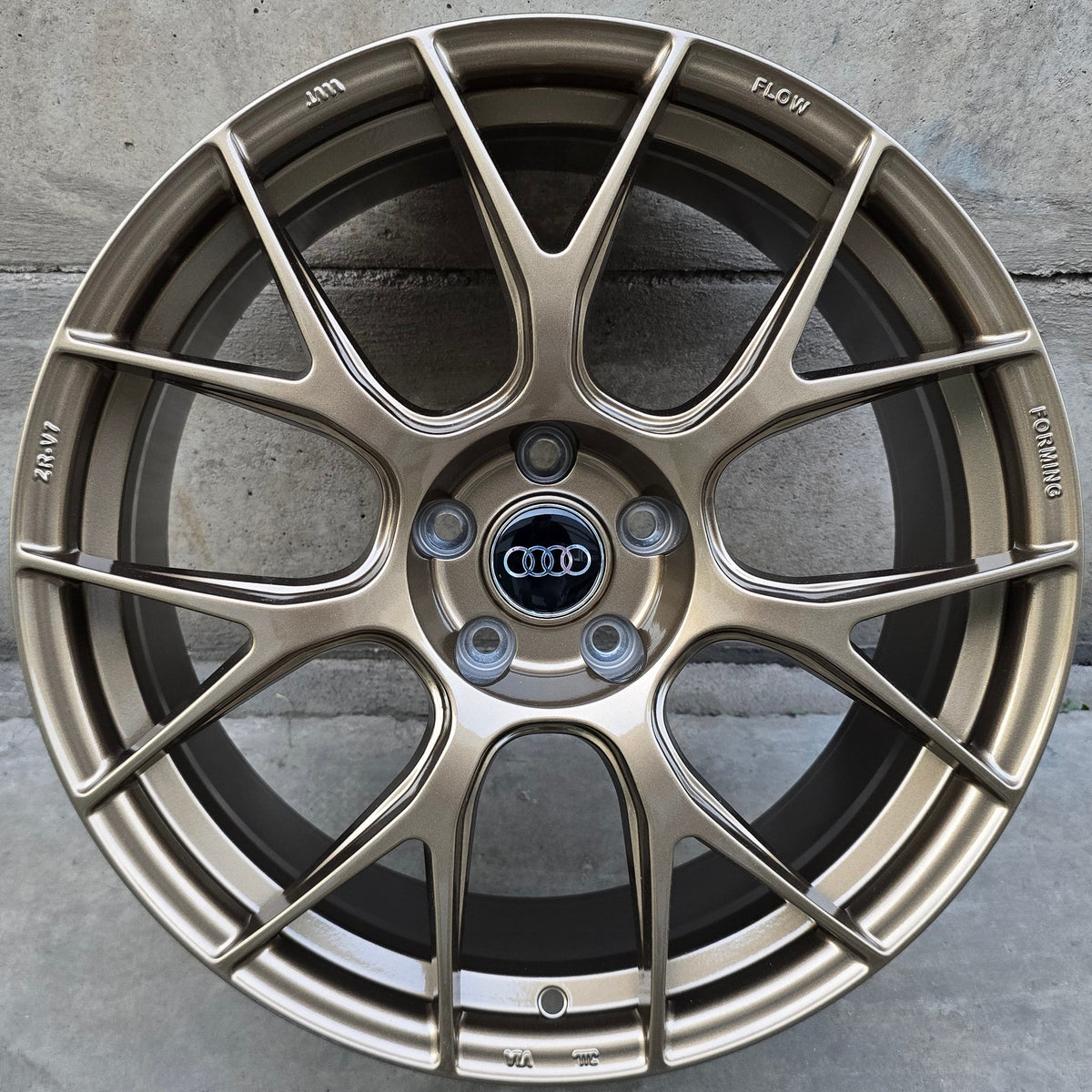 SET DE 4 LLANTAS AUDI *. Aro 19 - 5x112. Color Bronce. (ZR-V7)