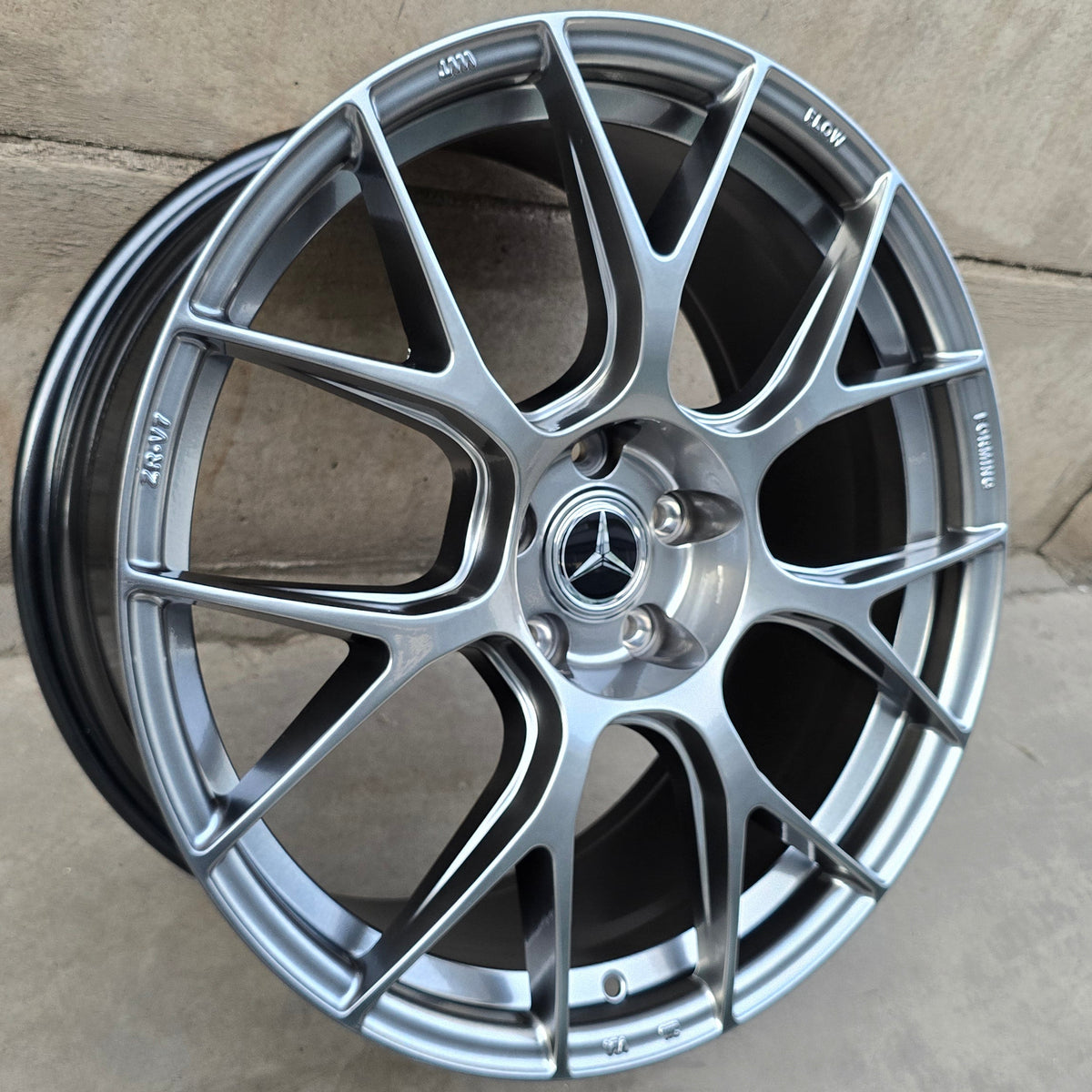 SET DE 4 LLANTAS MERCEDES *. Aro 19 - 5x112. Color Grafito Metalizado. (ZR-V7)