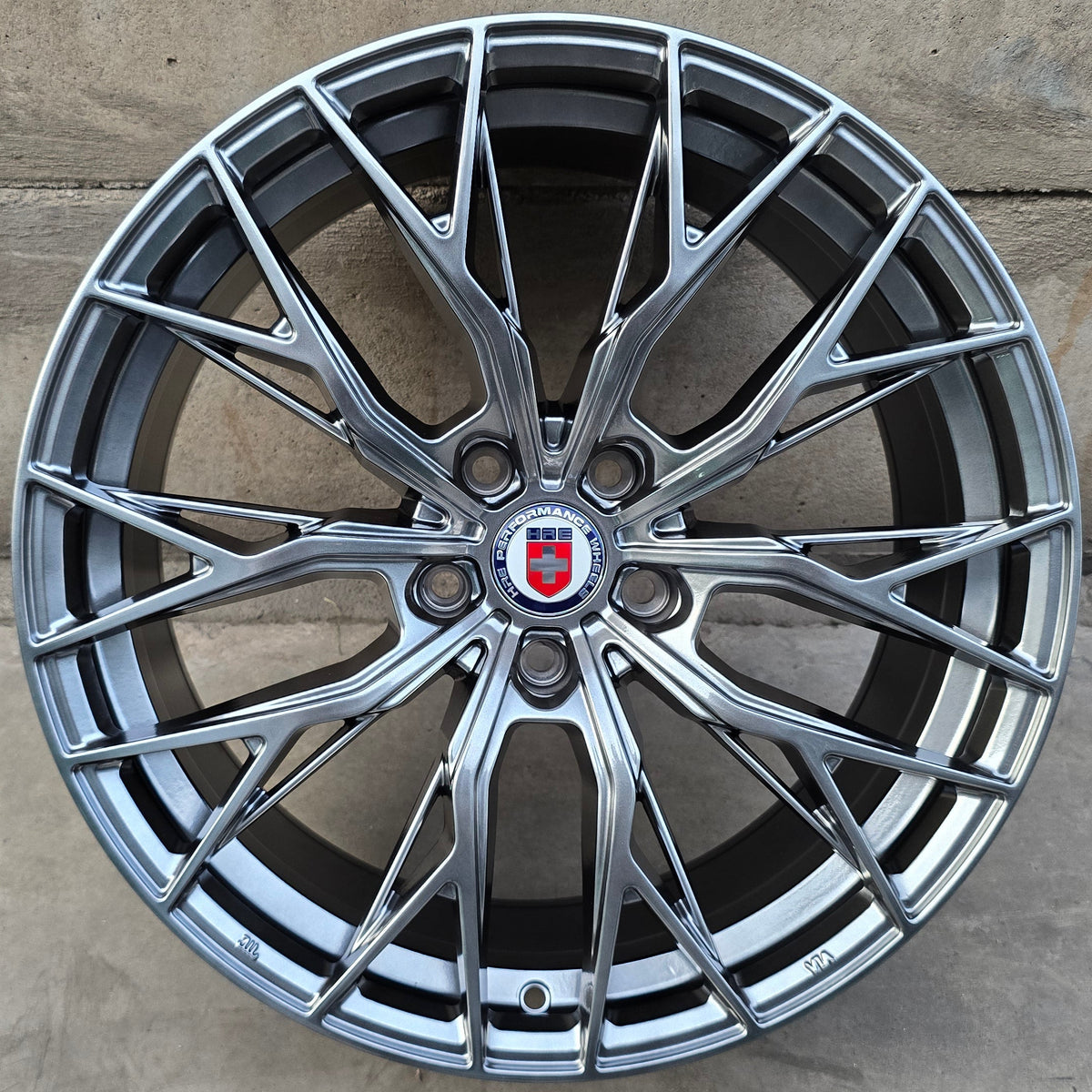 SET DE 4 LLANTAS HRE. Aro 19 - 5x114. Color Grafito Metalizado. (H3243F)