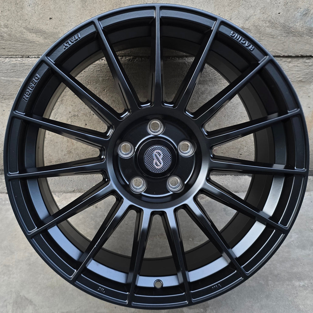 SET DE 4 LLANTAS ENKEI. Color Negro Mate. Aro 18 - 5x114 (ZR007)